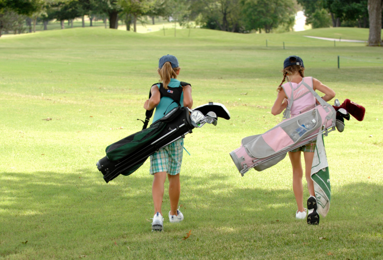 Quel équipement de golf pour les enfants . Choisir un Sac de golf pour enfants - Comment faire le bon choix
