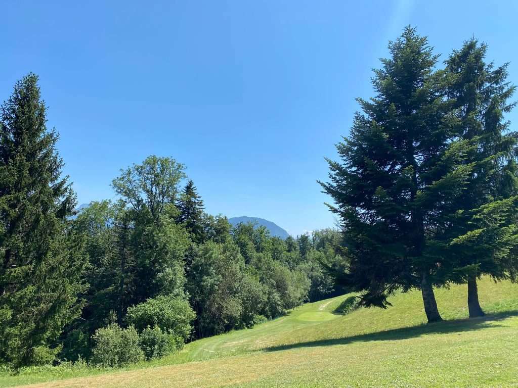 Een golftas kiezen voor een rondje golf op Golf du Belvedere in Annecy