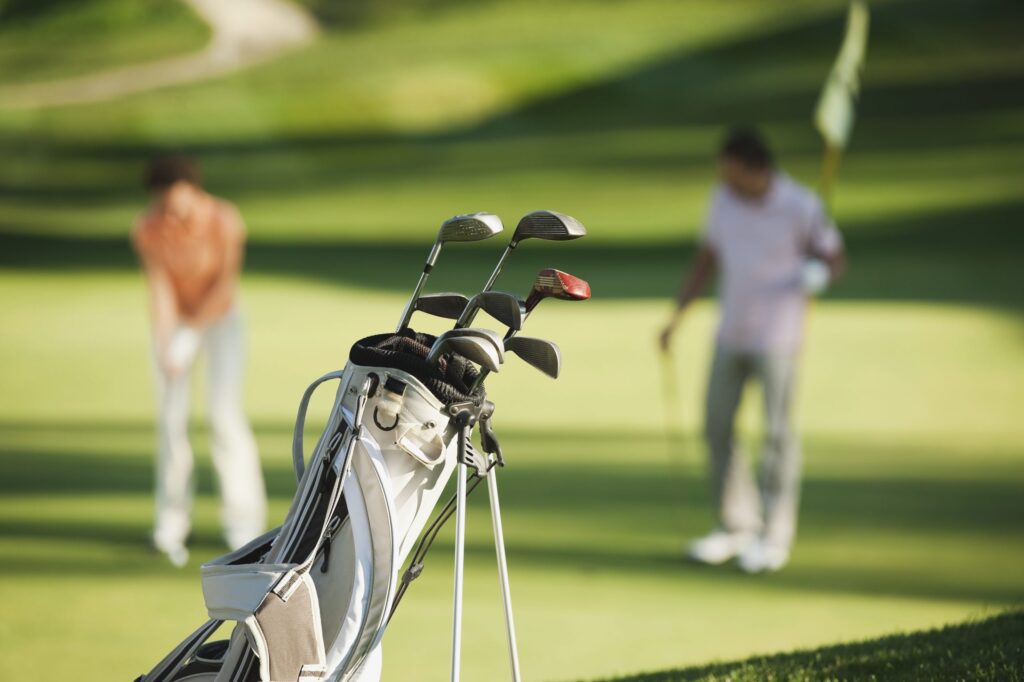 Envie de progresser avec un Professeur de golf ? Essayez notre formule « parcours de golf accompagné a Annecy » au Golf du Belvédère
