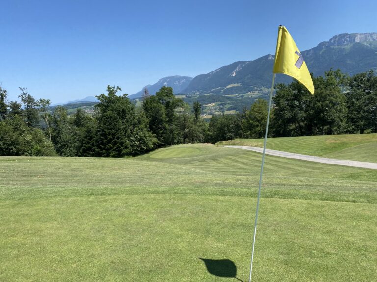 Entraînement golf débutant : comment progresser rapidement sans mauvaises habitudes