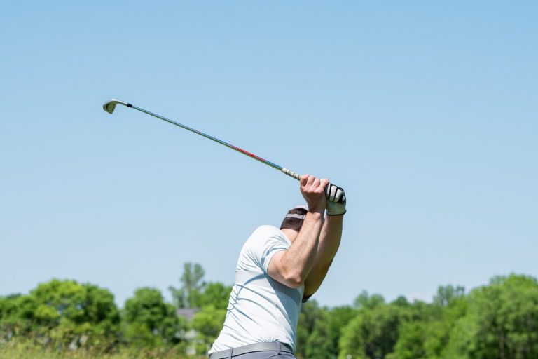 S’entraîner au driving au golf : routines efficaces pour progresser rapidement