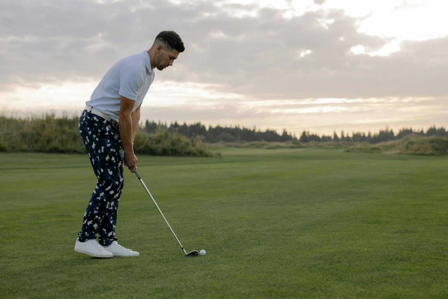 Balle part à gauche au golf : causes et solutions